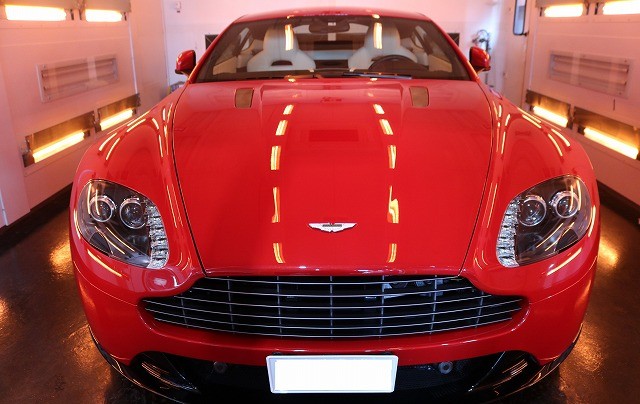 アストンマーティン・V8Vantageにセラミックコーティングを施工