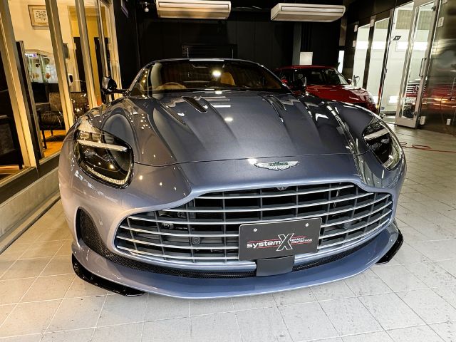 アストンマーティン・DB12ヴォランテにセラミックコーティングを施工