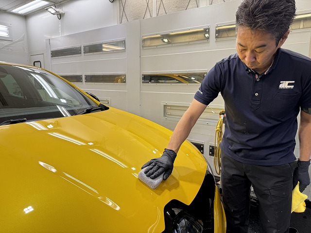 メガーヌRS 施工中の様子