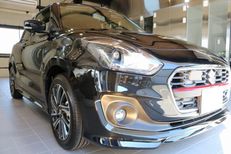 スズキ・スイフトRSにガラスコーティングを施工