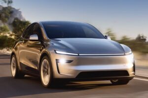 テスラ モデルYジュニパー　カーコーティングご予約の受付開始のアイキャッチ画像