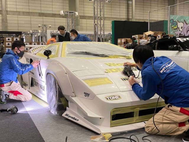 モーターショーでの磨きに積極参加しているホットカンパニー