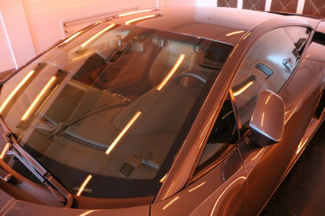 ランボルギーニガヤルドにカーコーティング　遠赤ブース