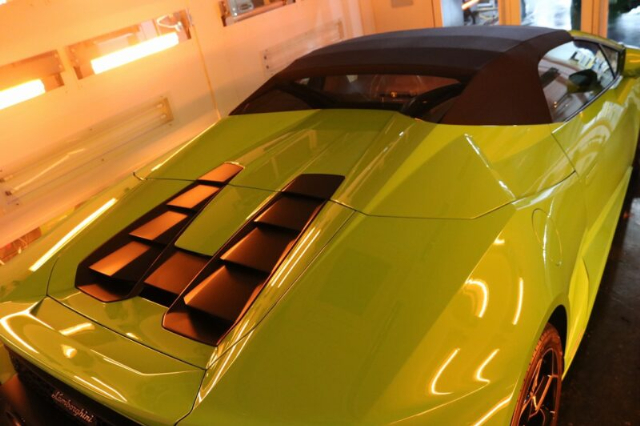 ランボルギーニウラカンにセラミックコーティング施工　遠赤
