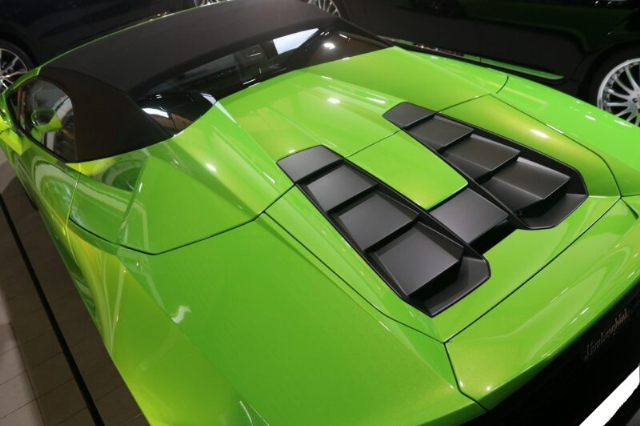 ランボルギーニウラカンにセラミックコーティング施工