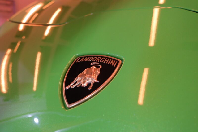 ランボルギーニウラカンにセラミックコーティング施工　遠赤