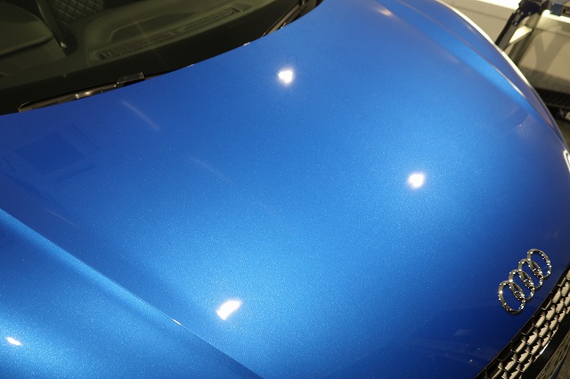 アウディR８にプロテクションフィルムZELの施工4