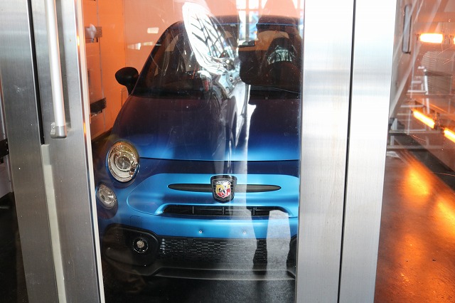 新車アバルト595 シルトマットグラッテ4層コーティング 遠赤ブース