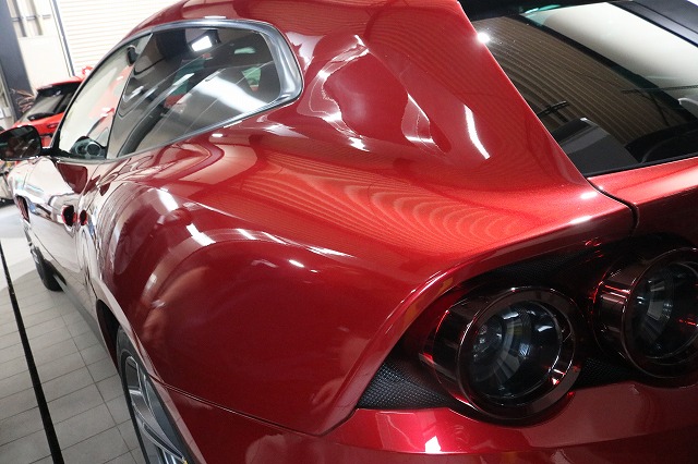 フェラーリGTC４ルッソにカーコーティング施工完了