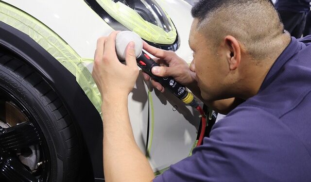 MINIクーパー カーコーティング施工 下地処理の様子