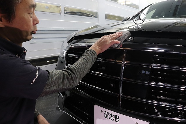 メルセデスベンツS580 カーコーティング施工中