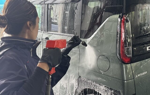 デリカミニ コーティング 洗車の様子