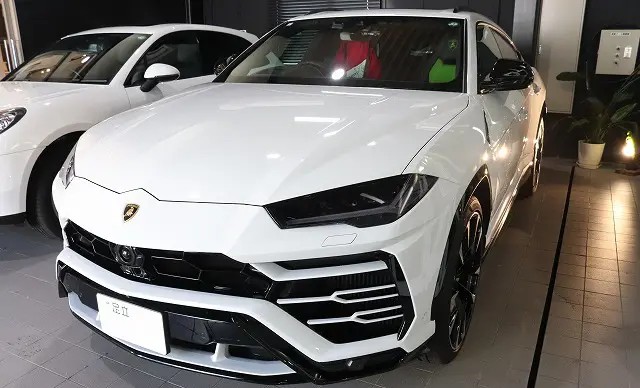 東京都のプロテクションフィルム施工事例：ランボルギーニ・ウルスにXPELプロテクションフィルムを施工