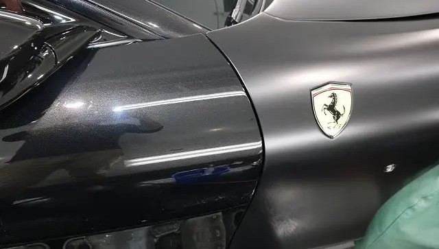 マット仕様プロテクションフィルムの施工前と施工後の違い