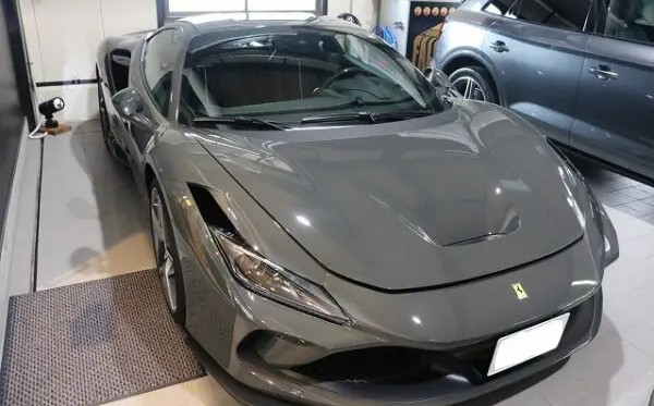 フェラーリのプロテクションフィルム施工事例：フェラーリ・F8トリブートにXPELプロテクションフィルムを施工