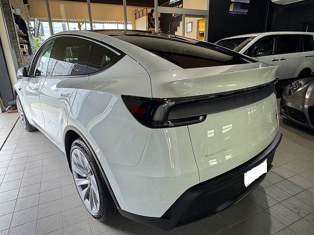 新型テスラ モデルYジュニパー　カーコーティング