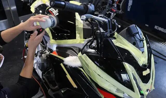 バイクコーティングの施工事例：アプリリアRS660にセラミックコーティング「セラミックプロ9H」を施工