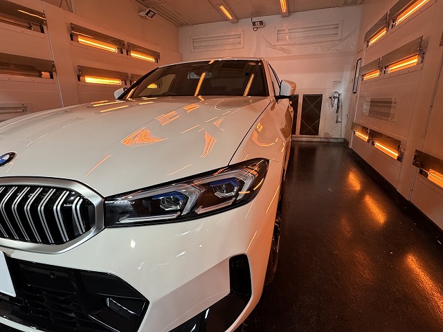 BMW320iにカーコーティング施工 遠赤ブース