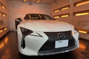 レクサスLCにカーコーティングの遠赤ブース3