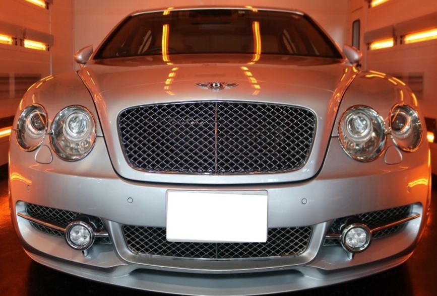 ベントレー・フライングスパーにセラミックコーティングを施工