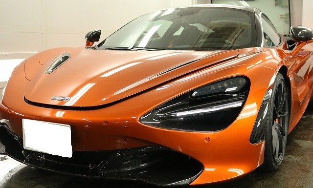 マクラーレン・720Ｓにガラスコーティングを施工