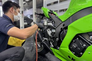 バイクコーティング吹付け施工