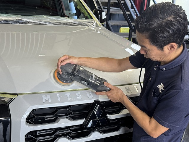 トライトン　研磨作業中　千葉