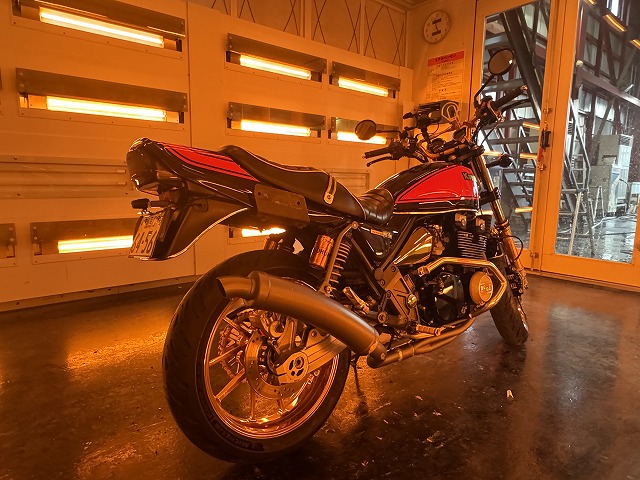 ゼファーX　バイクコーティング　遠赤外線焼き付け作業中　足立区