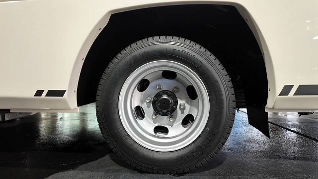 キャンピングカー VANTECH ZiL520　ホイールコーティング施工後　習志野