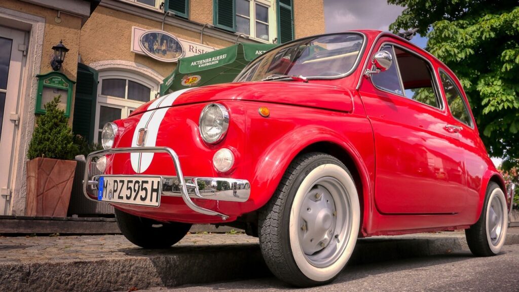 フィアットにカーコーティングはなぜ必要なのか解説するイメージ