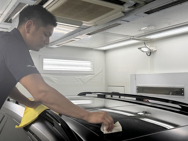 BMW X7 SystemXGlass塗り込み中　千葉
