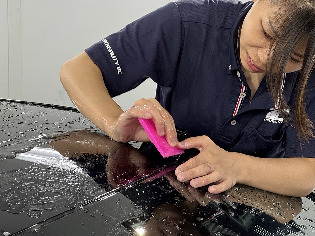 メルセデスベンツC63SAMG　XPELステルスフィルム施工中　大田区