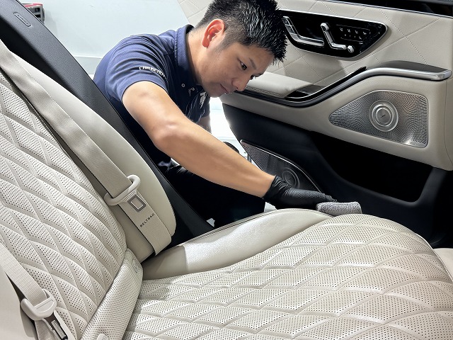 メルセデスベンツ S500　内装コーティング塗布中　中央区