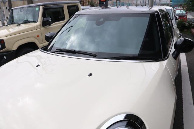 BMW MINIクラブマン　完成写真　フロントガラスアップ