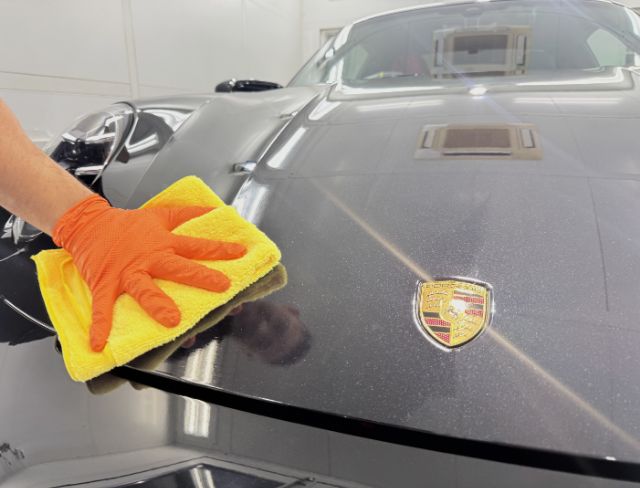 ポルシェ911カレラSにプロテクションフィルムを施工　トップ