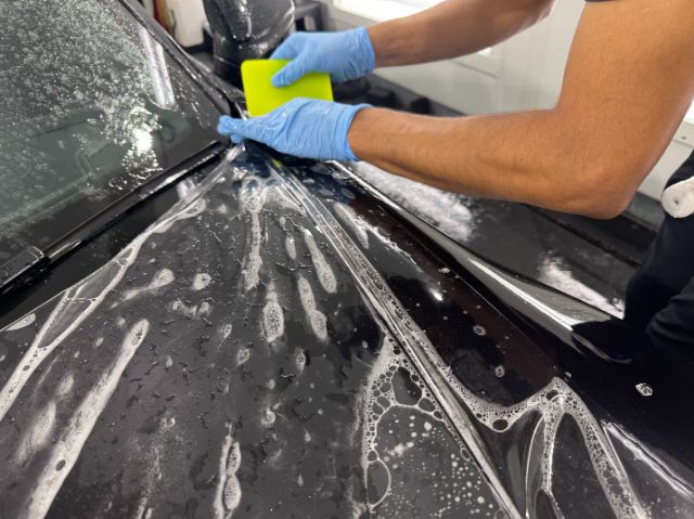 ポルシェ911カレラSのボンネットにプロテクションフィルム施工