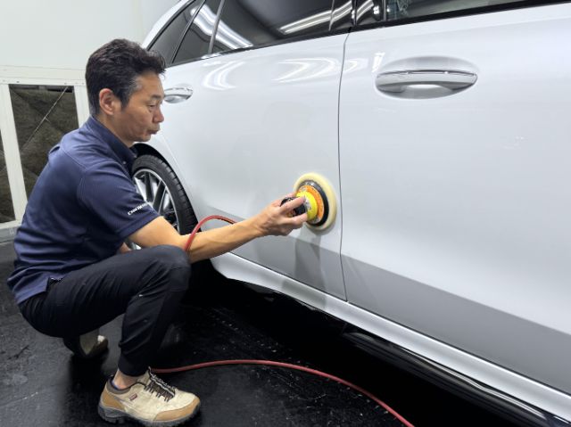 メルセデスベンツ AMG C43にセラミックコーティング　下地磨き