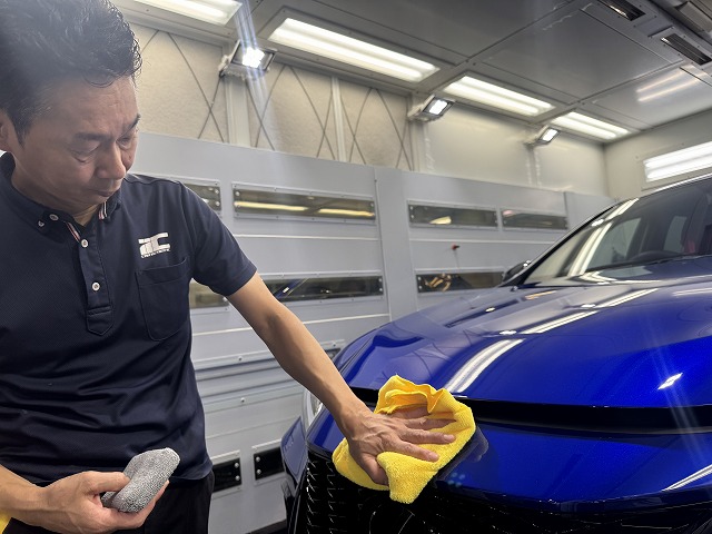 012 - トータルカービューティIIC レクサス NX350h セラミックコーティング拭き上げ中 船橋市