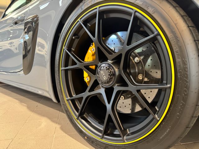 ポルシェ718スパイダーにプロテクションフィルム施工が完了