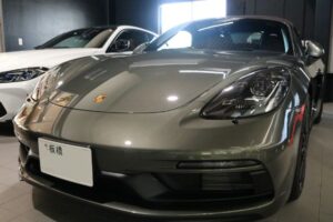 ポルシェ718ボクスターGTSのボンネットにプロテクションフィルム施工