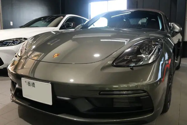 ポルシェ718ボクスターGTSのボンネットにプロテクションフィルム施工