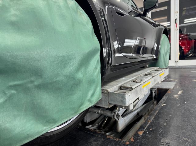 ポルシェ911カレラSのボンネットにプロテクションフィルム施工