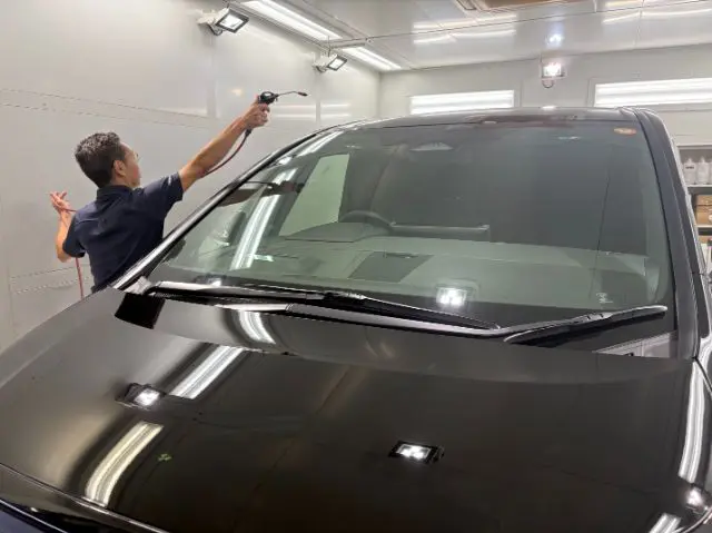 下地処理中 トヨタ ヴェルファイアにカーコーティング - トータルカービューティIIC 下地処理中 トヨタ ヴェルファイアにカーコーティング