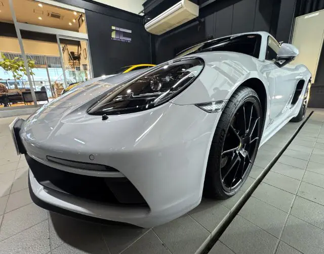 ポルシェ 718ケイマンにセラミックコーティング 完成 左 - トータルカービューティIIC ポルシェ 718ケイマンにセラミックコーティング 完成 左