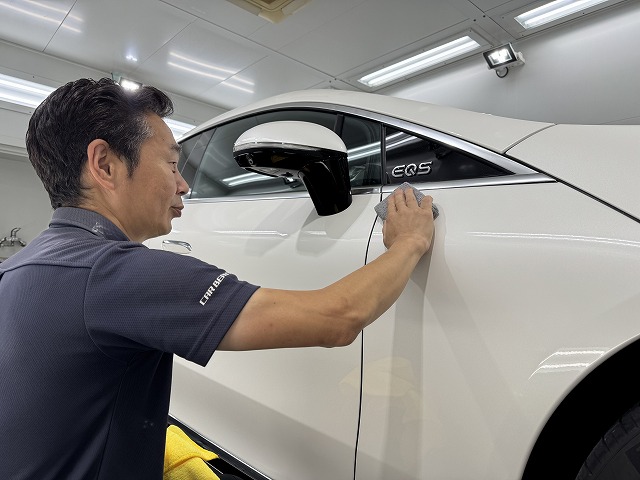 メルセデスベンツEQS450+　セラミックコーティング塗布中　八千代市