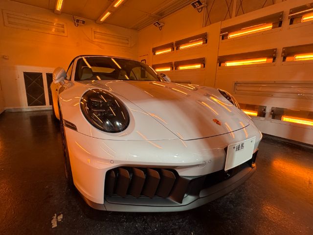 ポルシェ 911カレラGTS　遠赤外線熱乾燥中　文京区