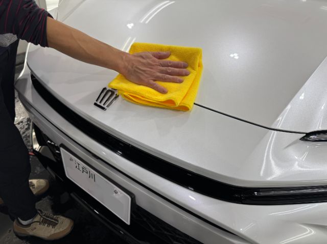 トヨタ　クラウンスポーツ　セラミックコーティング拭き上げ中　江戸川区
