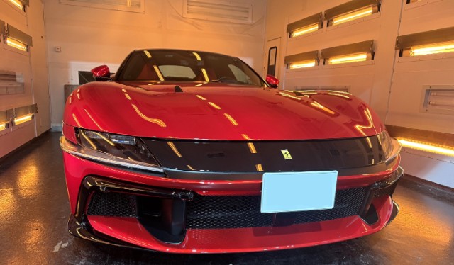 カーフィルムやカーコーティングの同時施工も実績多数であることについて解説するイメージ