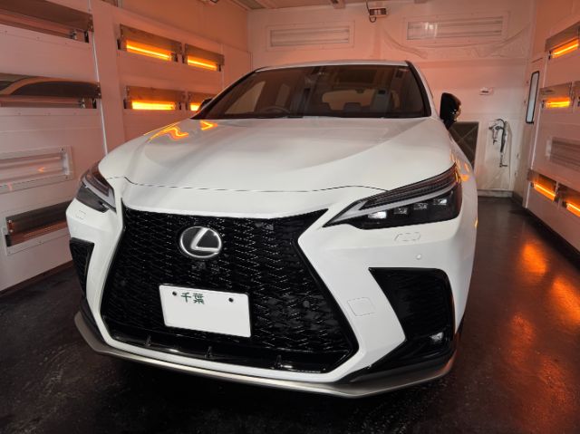 レクサス NX350　ガラスコーティング施工後遠赤外線熱乾燥中　銚子市