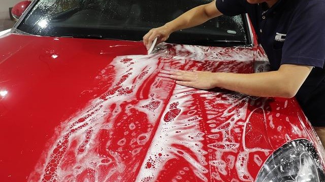 プロテクションフィルムとは何なのか解説するイメージ